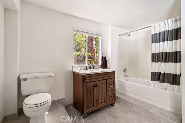 1785 Durham Dayton, Durham CA: https://media.crmls.org/medias/fb6e2f7f-6340-46ed-978c-844bf2dacc73.jpg