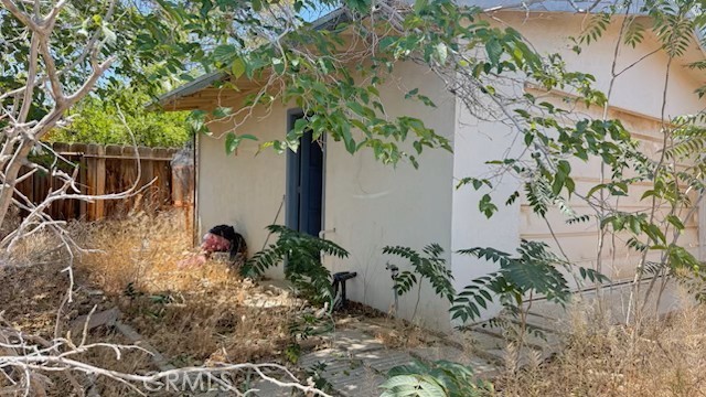 https://media.crmls.org/medias/fb6e3185-8c1a-4577-b39b-a0b508538174.jpg?preset=X-Large