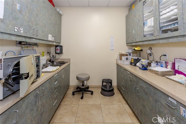 6624 Van Nuys Boulevard, Van Nuys CA: https://media.crmls.org/medias/fb6eb0a1-e157-405d-b38d-e29ae647dc46.jpg