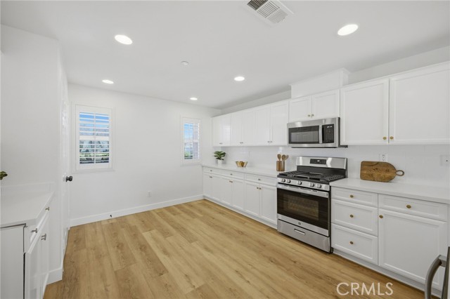 Detail Gallery Image 8 of 54 For 3418 Presidio, Perris,  CA 92570 - 4 Beds | 2/1 Baths