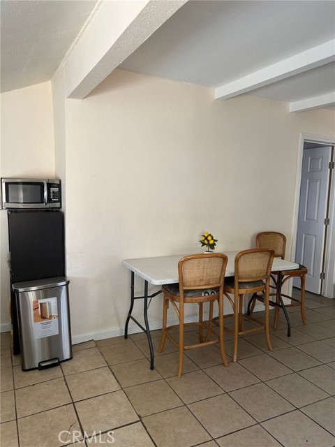 Detail Gallery Image 4 of 12 For 111 Warren, Bakersfield,  CA 93308 - 2 Beds | 1 Baths