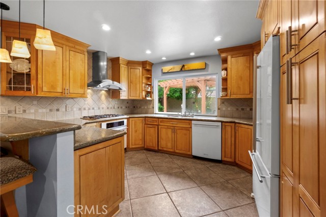Detail Gallery Image 5 of 30 For 9911 Constitution Dr, Huntington Beach,  CA 92646 - 4 Beds | 2 Baths