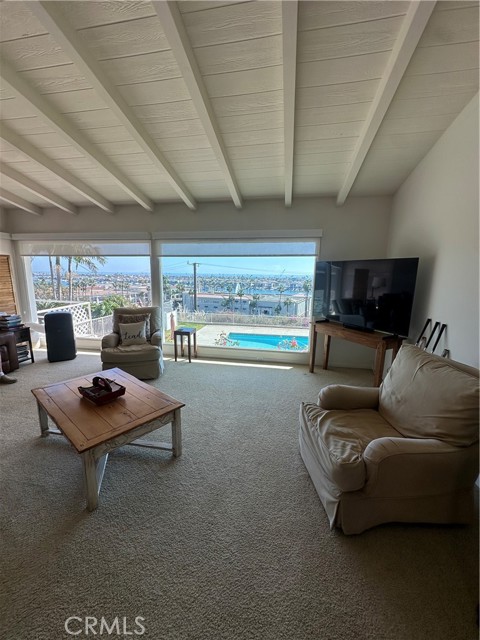 Detail Gallery Image 8 of 9 For 1221 Kings Road, Newport Beach,  CA 92663 - 3 Beds | 2 Baths