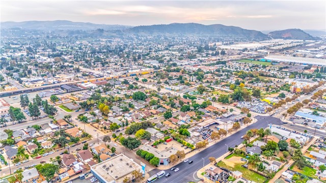 Image 29 of 30 For 702 Holt Avenue