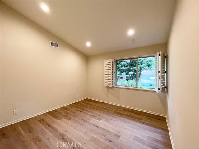 24041 Mariano Street, Woodland Hills CA: https://media.crmls.org/medias/fb7137fb-5290-4b31-95b1-0e1f60a4a044.jpg