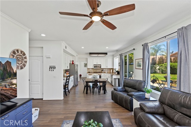 Detail Gallery Image 14 of 42 For 42276 Camino Merano, Temecula,  CA 92592 - 5 Beds | 3 Baths