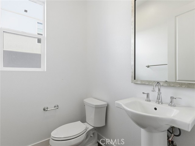 Detail Gallery Image 14 of 41 For 27558 Juniper Ln, Valencia,  CA 91381 - 5 Beds | 4/1 Baths