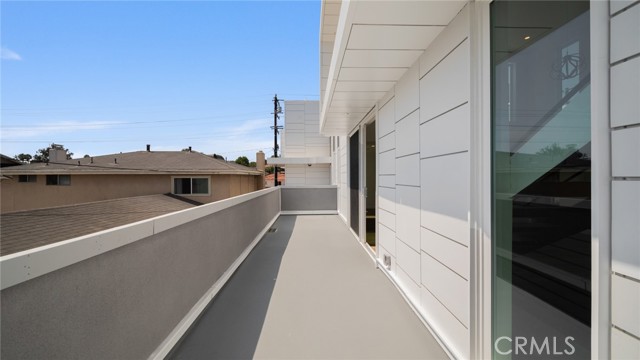 2306 Aviation Boulevard, Redondo Beach, California 90278, 4 Bedrooms Bedrooms, ,5 BathroomsBathrooms,Residential,Sold,Aviation,PV21200474