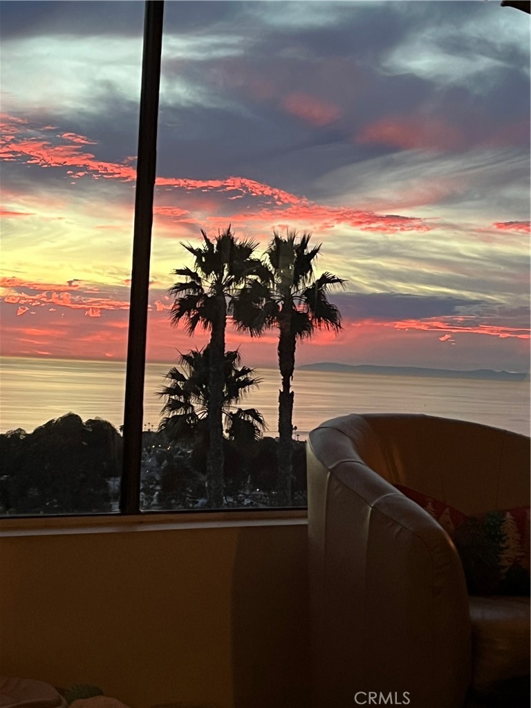 https://media.crmls.org/medias/fb735ca6-d15a-49e5-90f4-0bacfb493050.jpg?preset=X-Large