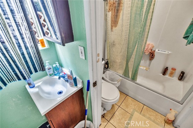 9203 Beach Street, Los Angeles CA: https://media.crmls.org/medias/fb74544c-84c2-4cb3-ae6a-f7b46e991f64.jpg