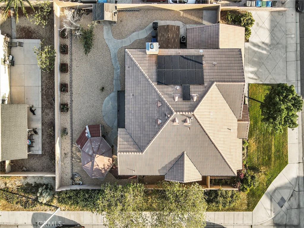 https://media.crmls.org/medias/fb751107-d476-4707-8e80-c788c5720d95.jpg?preset=X-Large