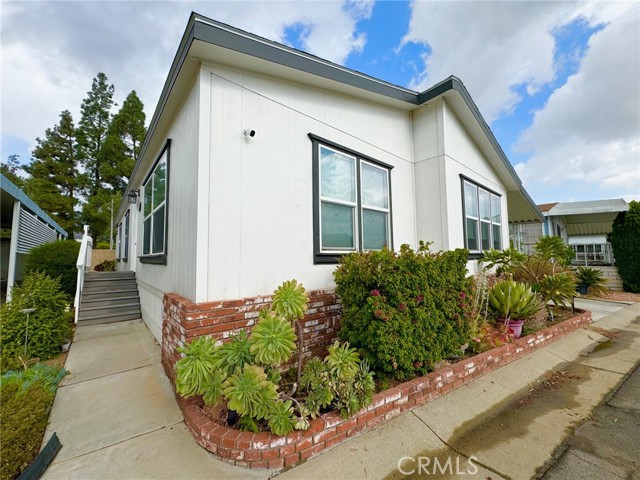 Detail Gallery Image 3 of 47 For 840 E Foothill Bld #200,  Azusa,  CA 91702 - 2 Beds | 2 Baths