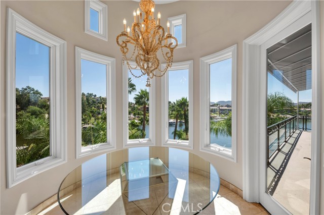 Detail Gallery Image 16 of 70 For 22166 W San Joaquin Dr, Canyon Lake,  CA 92587 - 5 Beds | 4/1 Baths