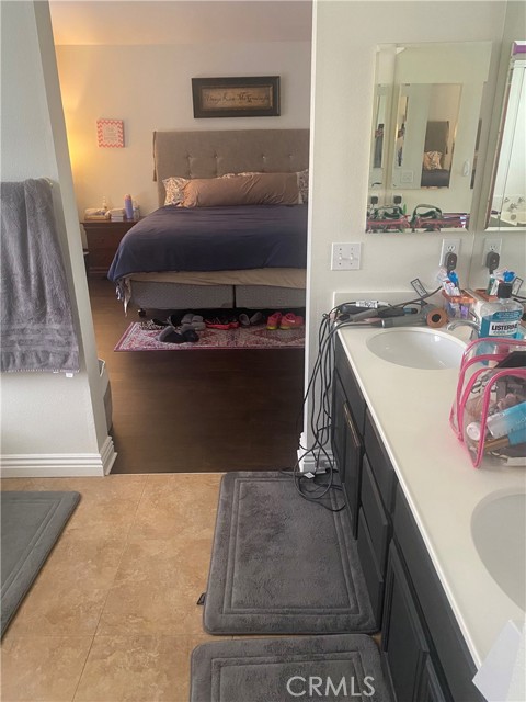 5031 Columbia Drive, Fontana CA: https://media.crmls.org/medias/fb7619d2-ddcb-4f58-944b-cce95a07496f.jpg