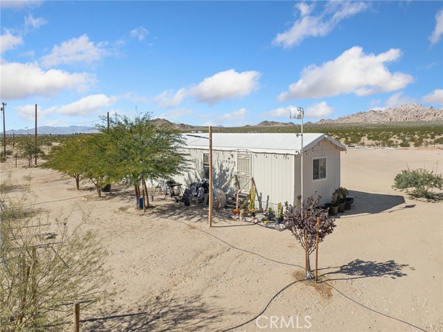 Detail Gallery Image 6 of 26 For 39626 E End Rd, Lucerne Valley,  CA 92356 - 2 Beds | 1 Baths