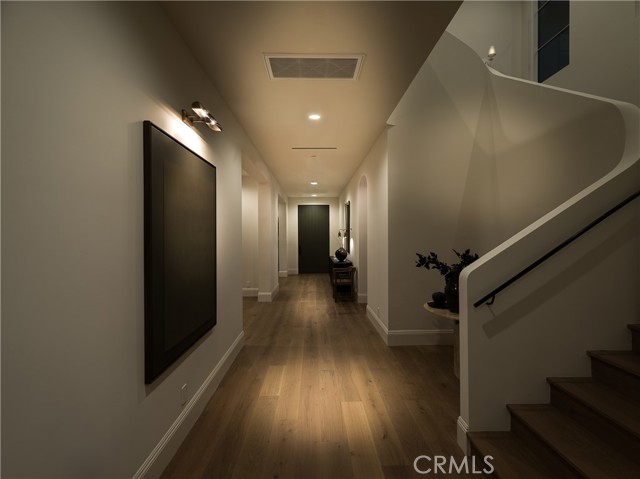 Detail Gallery Image 10 of 50 For 4748 Noble Ave, Sherman Oaks,  CA 91403 - 5 Beds | 5/1 Baths