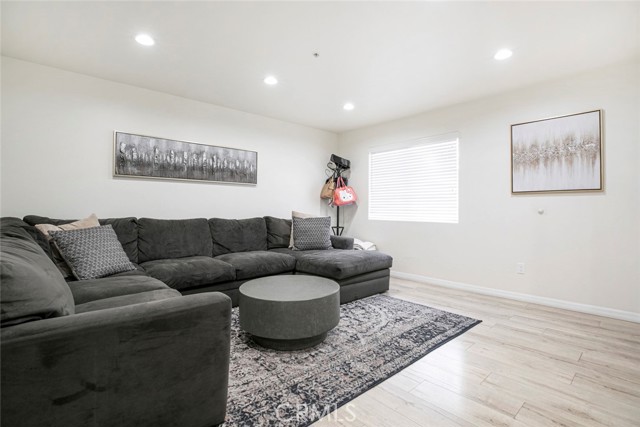 10894 Olinda Street, Sun Valley CA: https://media.crmls.org/medias/fb78972e-4d3f-4f0d-a551-4f368abb2447.jpg
