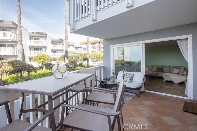 620 The Village, Redondo Beach, California 90277, 1 Bedroom Bedrooms, ,1 BathroomBathrooms,Residential,Sold,The Village,SB23008718