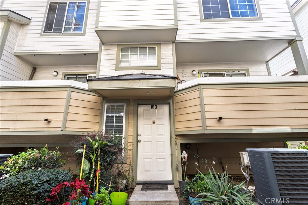 11150 Glenoaks #160