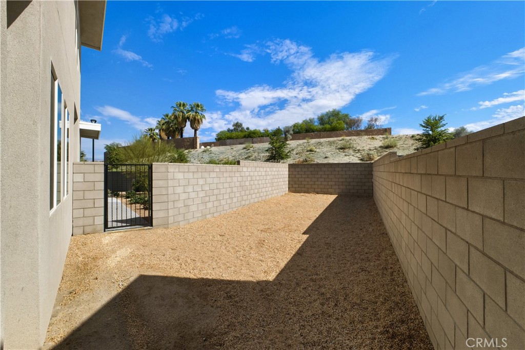 MLS #OC25225551 image #37