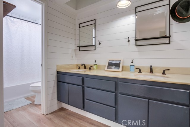 201 Todd Court, Oceanside CA: https://media.crmls.org/medias/fb79ee00-c1a9-4a2c-ae3e-9895026f9099.jpg