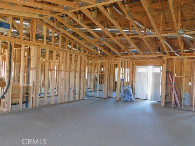 Detail Gallery Image 7 of 14 For 15143 Aspen St, Hesperia,  CA 92345 - 4 Beds | 2/1 Baths