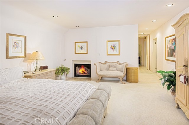 Detail Gallery Image 11 of 38 For 2072 Coldwater Canyon, Beverly Hills,  CA 90210 - 4 Beds | 4/1 Baths