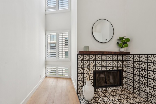 Detail Gallery Image 8 of 25 For 750 S Bundy Dr #304,  Los Angeles,  CA 90049 - 2 Beds | 2/1 Baths