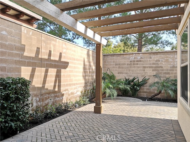27 Larkfield, Irvine CA: https://media.crmls.org/medias/fb7ba14f-8a08-4712-8155-036a636f1b65.jpg