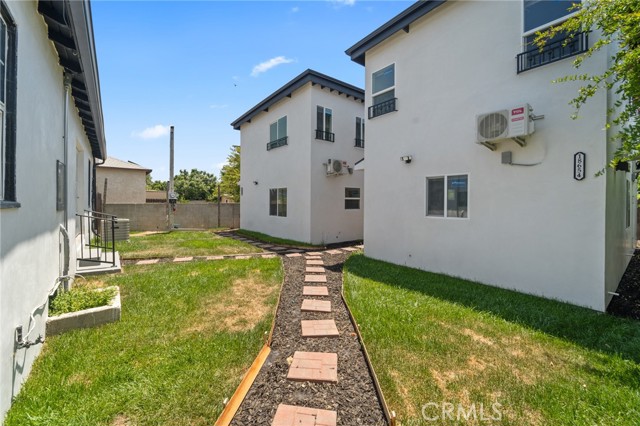 18656 Runnymede Street, Reseda CA: https://media.crmls.org/medias/fb7bda58-adbf-4f83-8268-b53f797c4dc5.jpg
