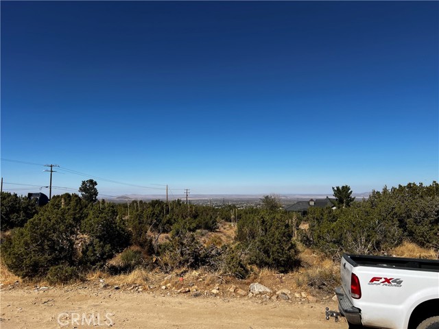 Detail Gallery Image 2 of 2 For 9919 Desert View Rd, Pinon Hills,  CA 92372 - 2 Beds | 2 Baths