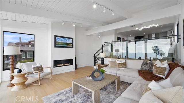 Detail Gallery Image 10 of 55 For 1095 Miramar, Laguna Beach,  CA 92651 - 3 Beds | 2 Baths