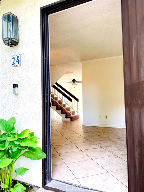 1077 Santo Antonio S Drive, Colton CA: https://media.crmls.org/medias/fb7d6c4f-061a-4f5d-889c-b048e44e8d42.jpg