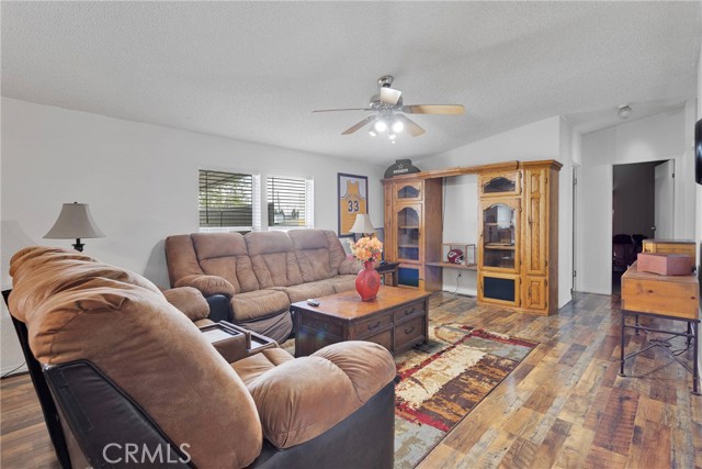 Detail Gallery Image 8 of 51 For 13365 Aster Rd, Victorville,  CA 92392 - 4 Beds | 2 Baths