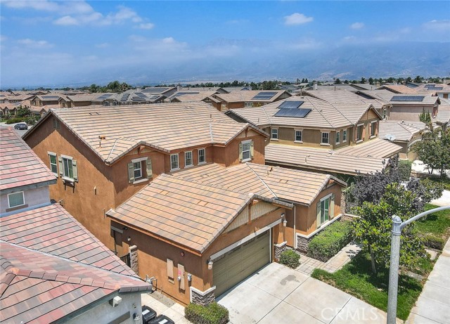 7868 Sea Salt Avenue, Fontana CA: https://media.crmls.org/medias/fb7e4183-5027-4184-aa83-1abb78f92db3.jpg