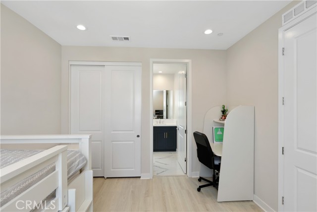 230 Holliston, Lake Forest CA: https://media.crmls.org/medias/fb7f12d2-d229-40dd-bffa-657ae5952584.jpg