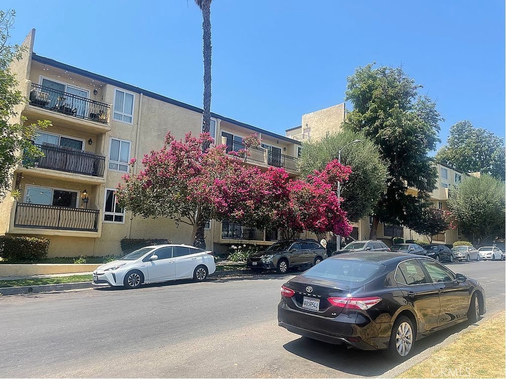 5257 Radford Avenue #314