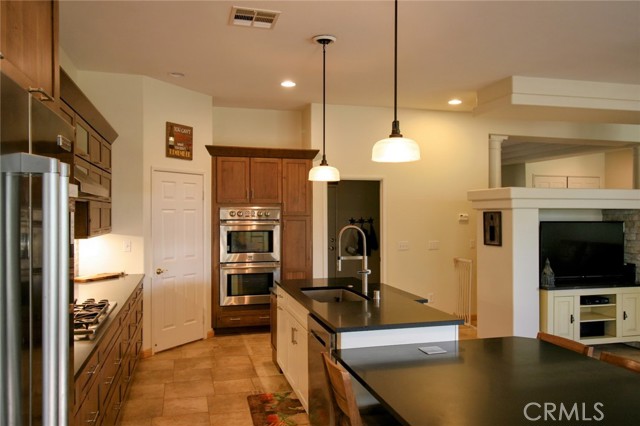 23641 ROSE QUARTZ Drive, Perris CA: https://media.crmls.org/medias/fb7f950a-1cb3-4573-a51d-760e14436b15.jpg