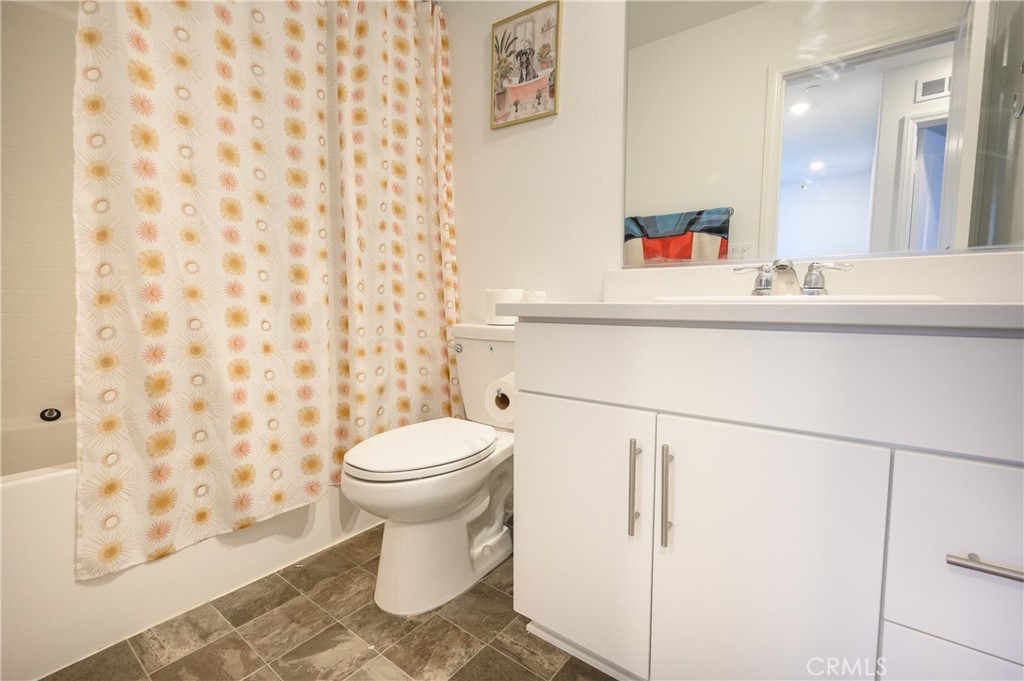 https://media.crmls.org/medias/fb800593-d2fa-42a3-b37f-f8f92cba0a5d.jpg?preset=X-Large