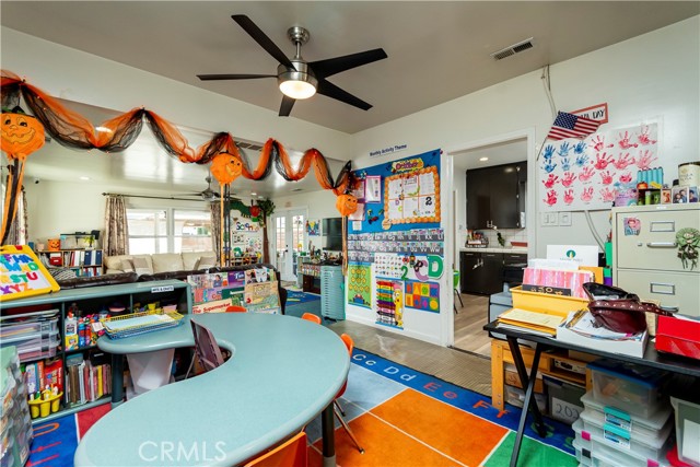 Detail Gallery Image 11 of 62 For 16040 Parthenia, North Hills,  CA 91343 - 2 Beds | 1/1 Baths