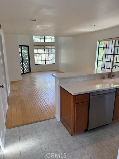 Detail Gallery Image 14 of 27 For 700 E Lake Dr #89,  Orange,  CA 92866 - 2 Beds | 1 Baths