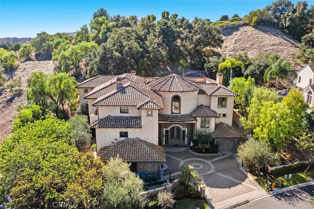 MLS #OC25250385 image #1