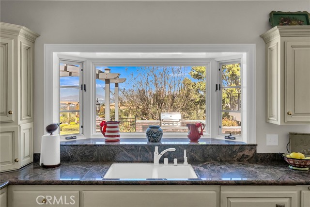 Detail Gallery Image 27 of 75 For 1005 Ginsberg Ct, Riverside,  CA 92506 - 4 Beds | 4/2 Baths