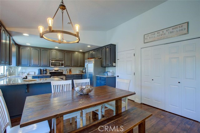20443 Songbird Way, Hilmar CA: https://media.crmls.org/medias/fb81c6b0-8883-4c9b-a4ae-5e4610e1b999.jpg