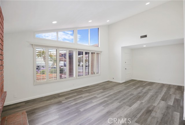 Detail Gallery Image 11 of 50 For 15552 Sunburst Ln, Huntington Beach,  CA 92647 - 4 Beds | 2 Baths