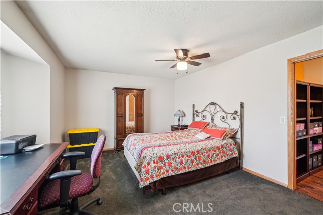 13319 Waco Ln, Apple Valley CA: https://media.crmls.org/medias/fb8467cf-36fb-4c3f-a564-becbc95a5faa.jpg