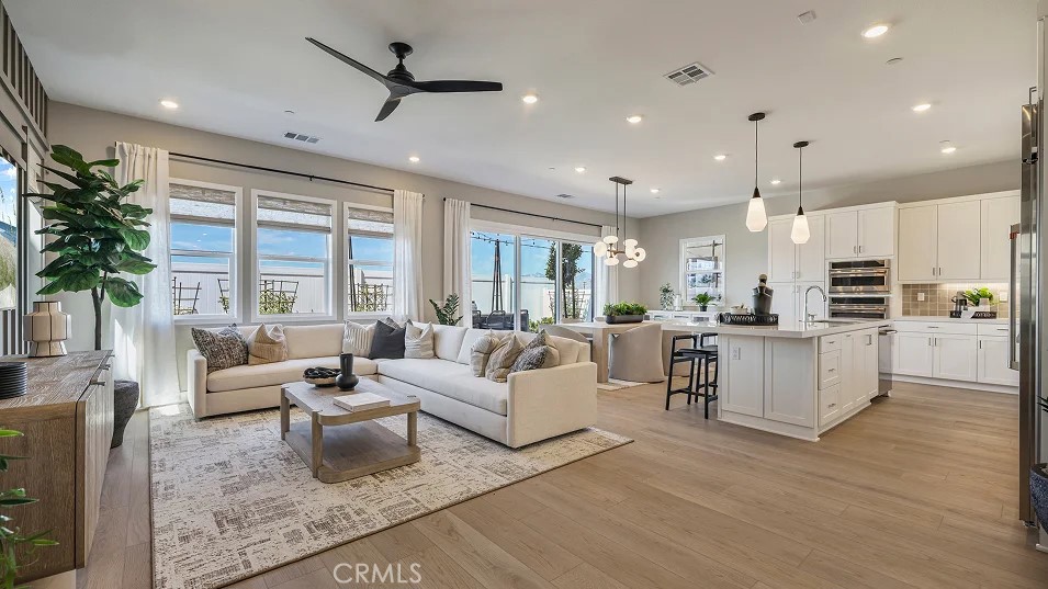 MLS #OC25261684 image #9