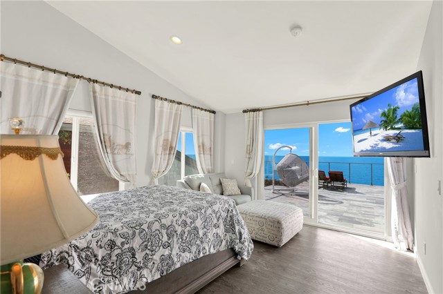 Detail Gallery Image 19 of 23 For 2510 Glenneyre St, Laguna Beach,  CA 92651 - 3 Beds | 3 Baths