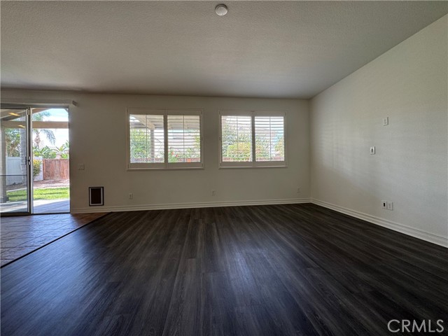 Detail Gallery Image 11 of 40 For 7069 Misty Meadow, Corona,  CA 92880 - 5 Beds | 3 Baths