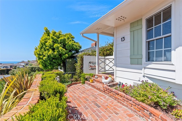 Detail Gallery Image 6 of 53 For 13 N Encino, Laguna Beach,  CA 92651 - 2 Beds | 1/1 Baths